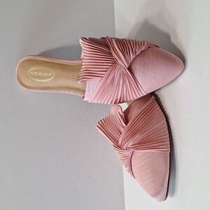 Scoop NYC Pink Coquette Romantic Crinkle Satin Pointed Toe Slip On Mules Size 11